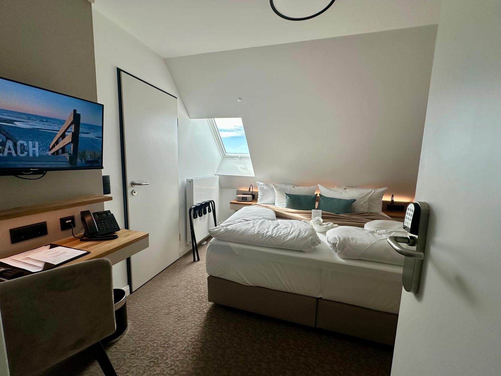 Sandbank Hotel & Appartements Лубмин Екстериор снимка