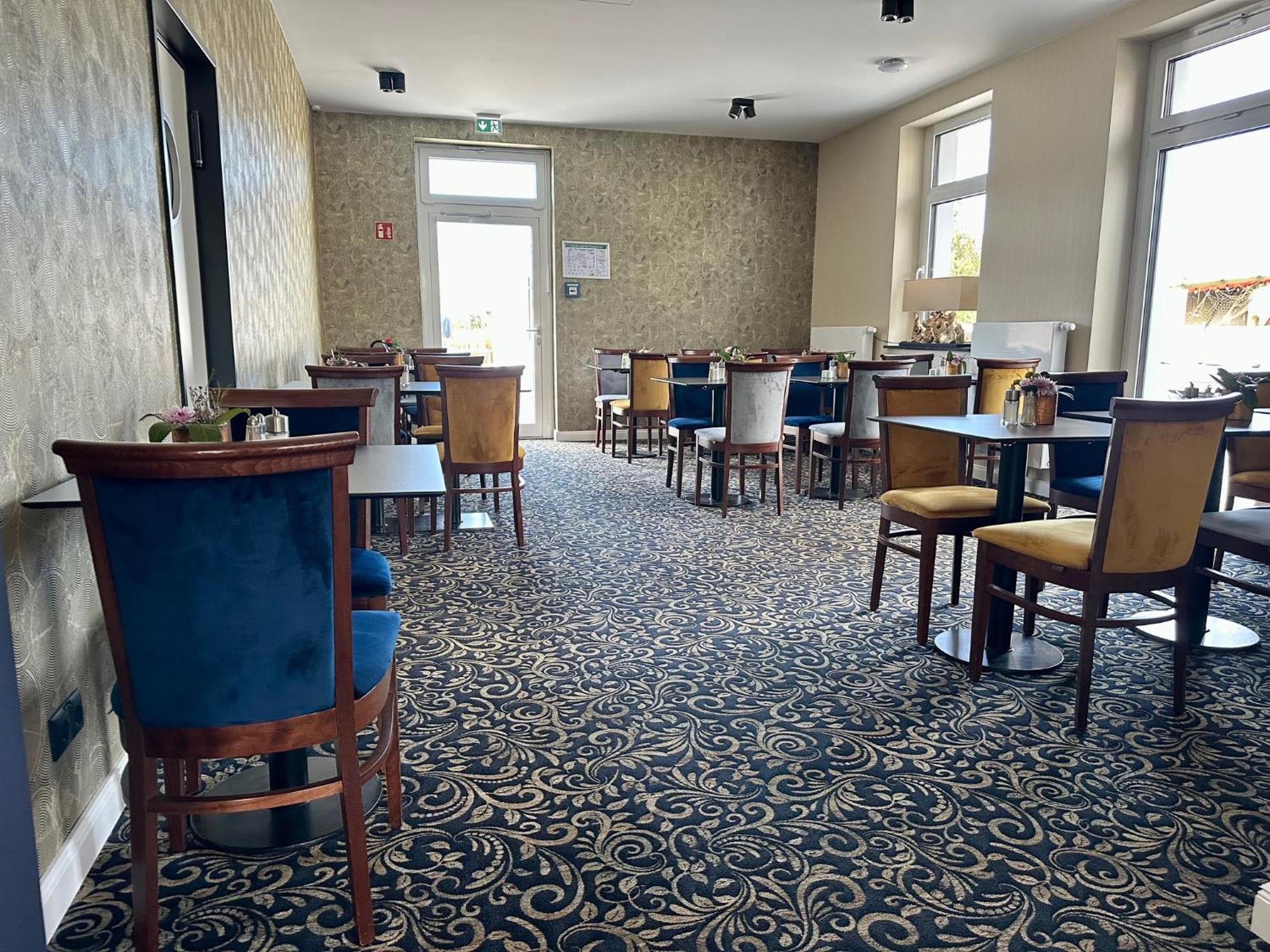 Sandbank Hotel & Appartements Лубмин Екстериор снимка